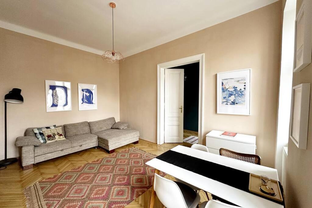 Ruhige & Grosse Altbauwohnung 7Min Zum Zentrum Wien Exterior foto
