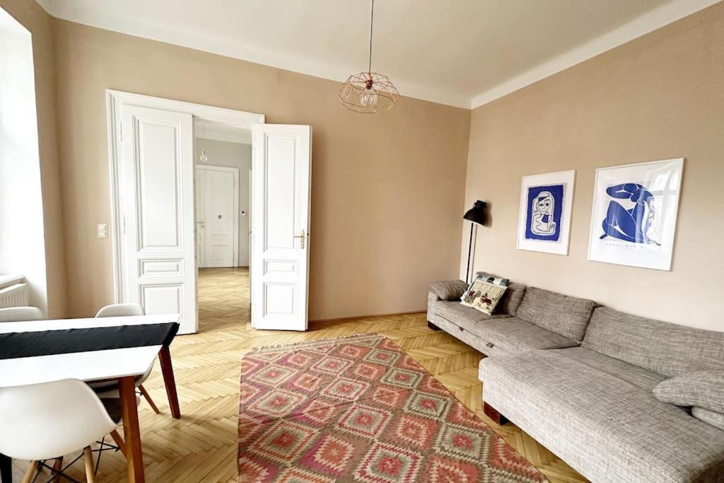 Ruhige & Grosse Altbauwohnung 7Min Zum Zentrum Wien Exterior foto